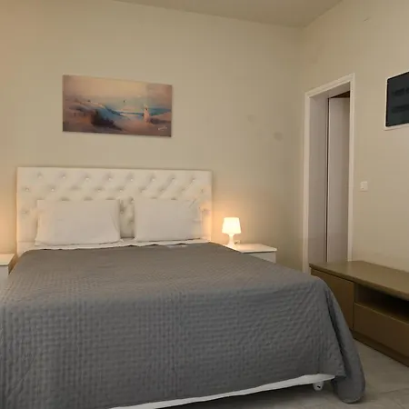 Eleni's Apartamento *