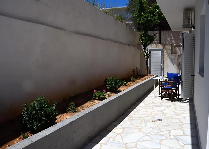 Апартаменты Eleni's *